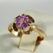 Ansprechender russischer