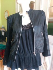 Schwarze Kunstleder- Jacke