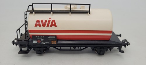 Märklin kesselwagen avia - ", "