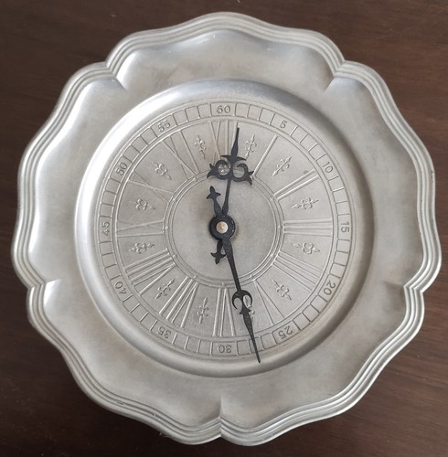 Wanduhr aus zinn mit - zinn,
