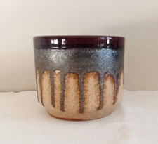 Schöner alter brauner Keramik