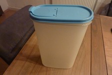 Tupperware, Eidgenosse mit
