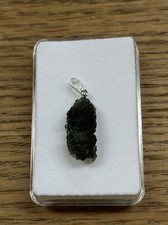 Natürlicher Moldavit Rohstein