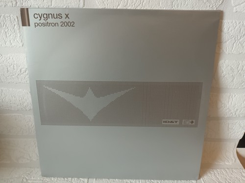 Cygnus positron 2002 - cygnus, van