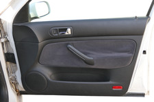 1x Golf 4 Bora Türverkleidung Verkleidung Tür vorne rechts 4/5-Türer schwarz Vel