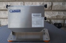 Sehr gepflegter Profi- Currywurstschneider - Royal Catering-18 mm Schnittstärke