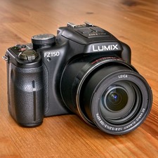 Panasonic LUMIX FZ150 (wie Leica V-Lux 3; 12,1 MP, 24x Zoom, Leica Objektiv)