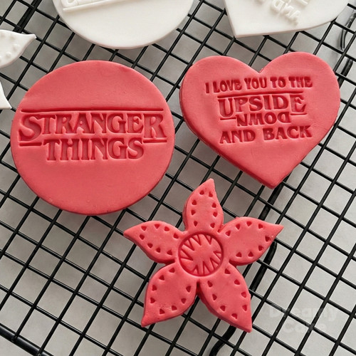 Stranger things stempel - stranger,