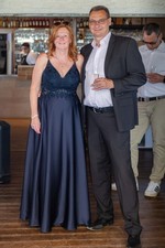 blaues langes Abendkleid von