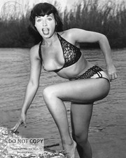 BETTIE PAGE MODEL UND