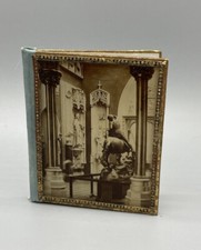 Buch Glas Bild Hausaltar