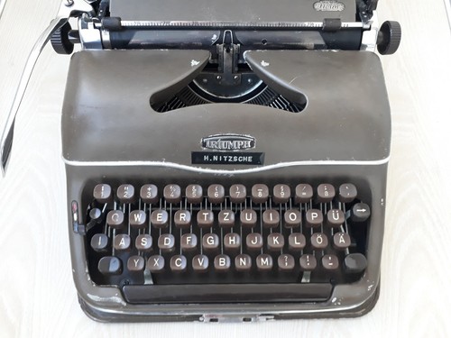 Schreibmaschine triumph altes - schreibmaschine, triumph,