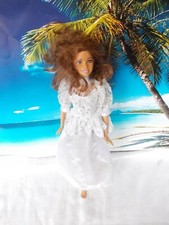 Barbie Puppe, im weißen