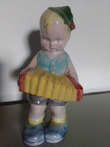 Keramik figur junge mit - figur., junge.