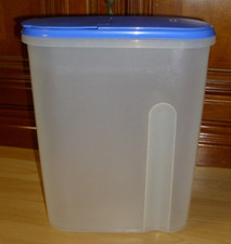 Vorratsdose mit Schüttdeckel hell blau Rubbermaid 30 x 25 x 10 cm Kunststoff