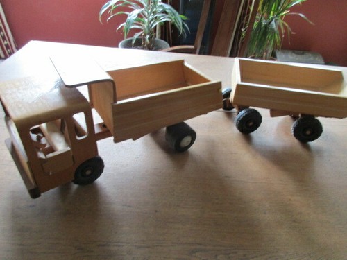 Lkw mit anhänger holz - ,