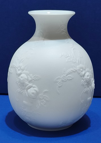 Kaiser bisquitporzellan vase - bisquitporzellan,