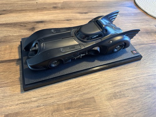 Hot wheels batmobile 18 - hot, 1/18