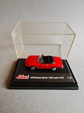 Fünf Schuco Autos