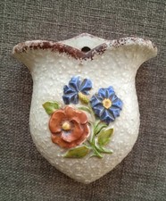 Kleine Wandvase Blumendekor