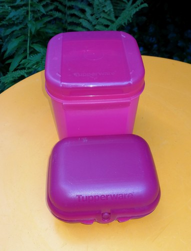 Tupperware pink magenta - x,