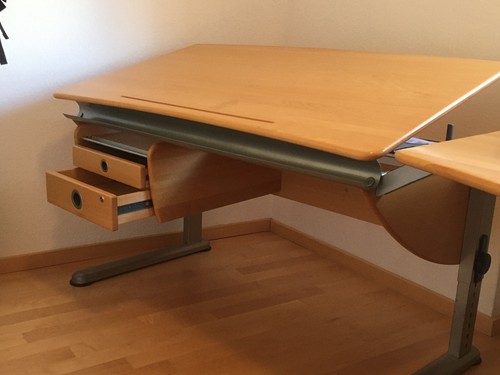 Schreibtisch
