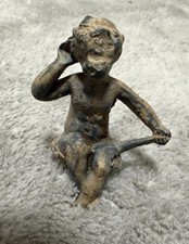 Antike Statue eines kleinen