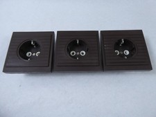 schöne Steckdose Schuko unter
