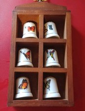 Fingerhüte Porzellan Setzkasten mit 6 Porzellanfingerhüten