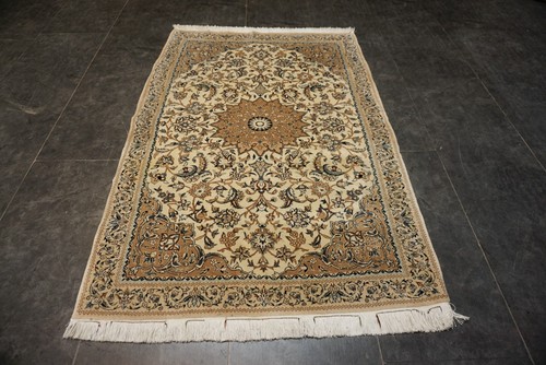 Exklusiver feiner isfahan - feiner,