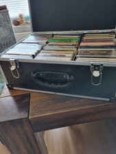 Koffer mit diversen cds - cd-koffer,