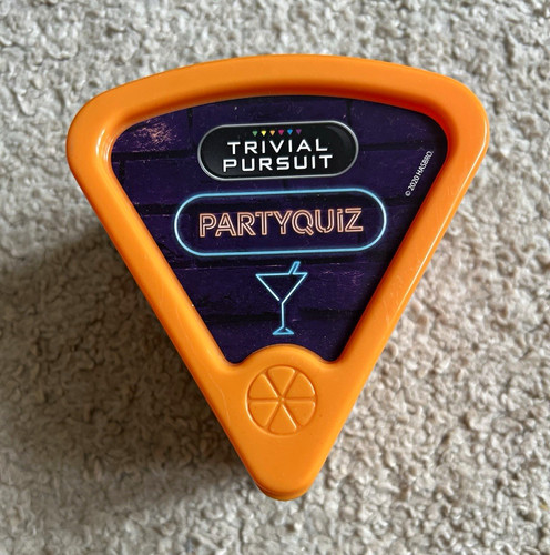 Hasbro trivial pursuit - trivial,