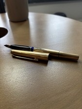 Pelikan Füllfederhalter 18 Karat Gold 750 P60 Rolled Gold Streifenguilloche