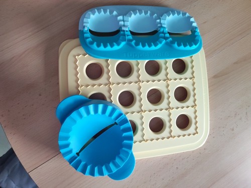 Tupperware ravioli pasta - ravioli,