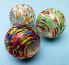 Dekorative große Murmeln aus