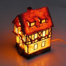 beleuchtetes Dekohaus