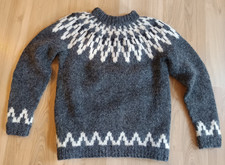 * Pullover aus 100% Island