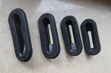 VW Käfer : Stoßstangen-Halter Durchführungen Gummis - Satz 4 Stück - NOS !