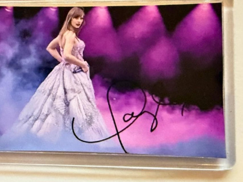 Taylor swift world - taylor,