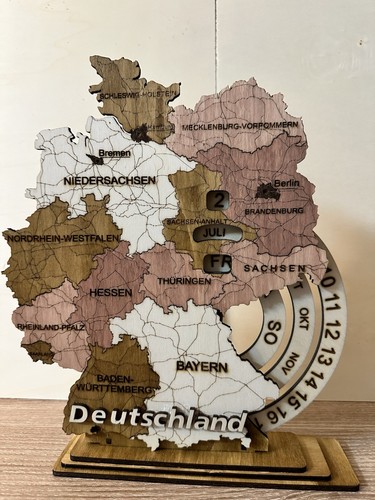 Handgefertigter holzkalender - handgefertigter,