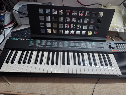 Yamaha psr keyboard - psr-75, mit
