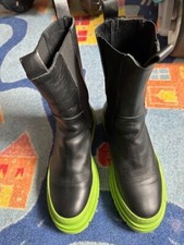 Jolana & Fenena Chelsea Boots
