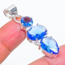 Handgefertigter blauer