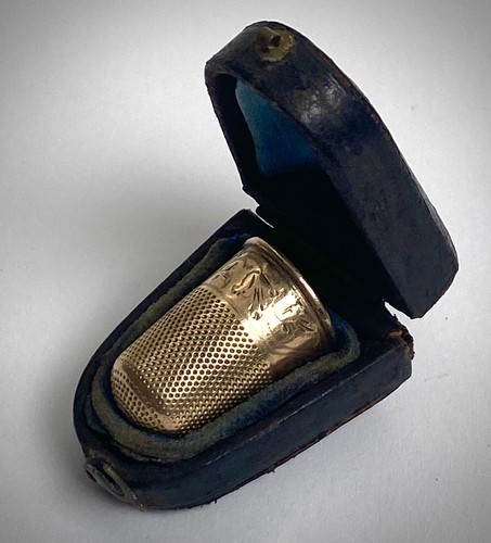 Ein antiker fingerhut - fingerhut, 18k