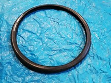 1 NEUER STRAßENREIFEN