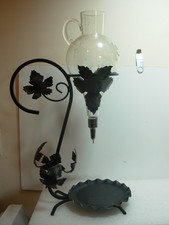 Vintage Weinbelüfter aus geätztem Glas auf schmiedeeisernem Ständer