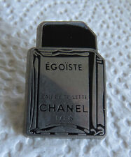 Pin: Égoïste (Egoiste) von Chanel  in Flakonform Metall