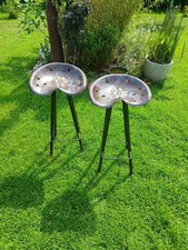 Handgearbeitetes Metallbarhockerpaar im Shabby-Chic Stil