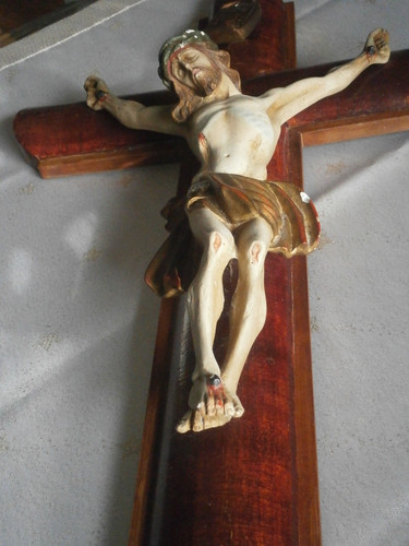 Holzkreuz mit jesusfigur - holzkreuz,