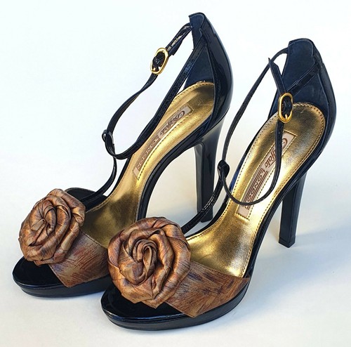 Buffalo flowers high heels - flowers,
